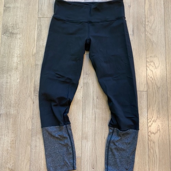 Lululemon Ribbed Wunder Under - Picture 1 of 3